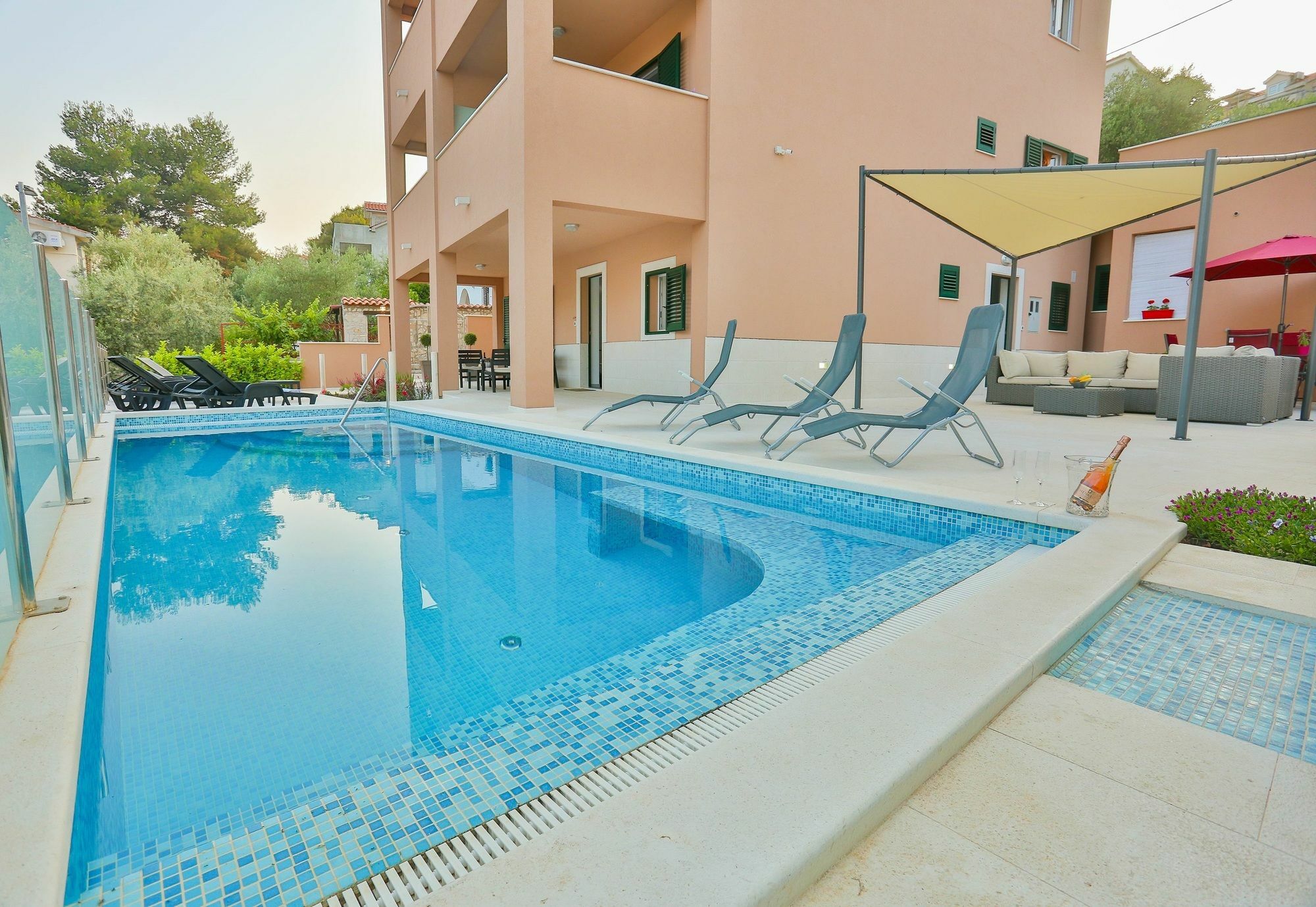 Apartments Marly Trogir Zewnętrze zdjęcie