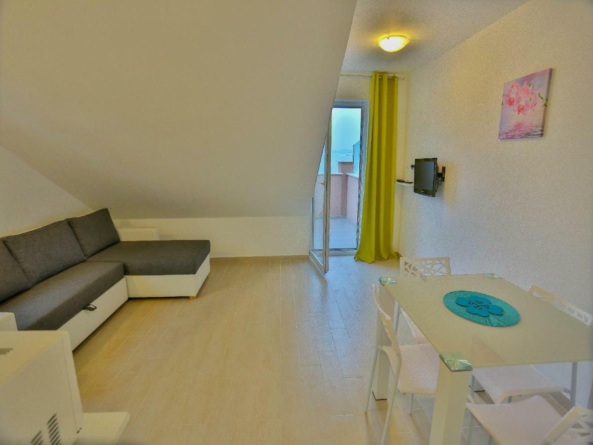 Apartments Marly Trogir Zewnętrze zdjęcie